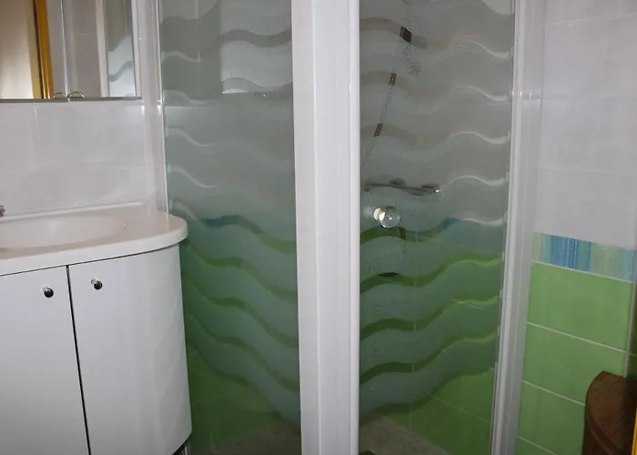 Pavillon Cosy 3 Pièces Avec Véranda Et Parking Gn520-048 * Gruissan