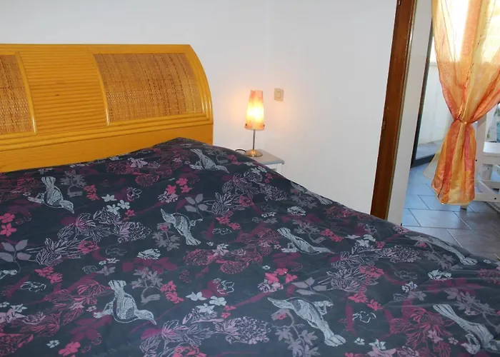 Villa Pavillon Cosy 3 Pièces Avec Véranda Et Parking Gn520-048 *