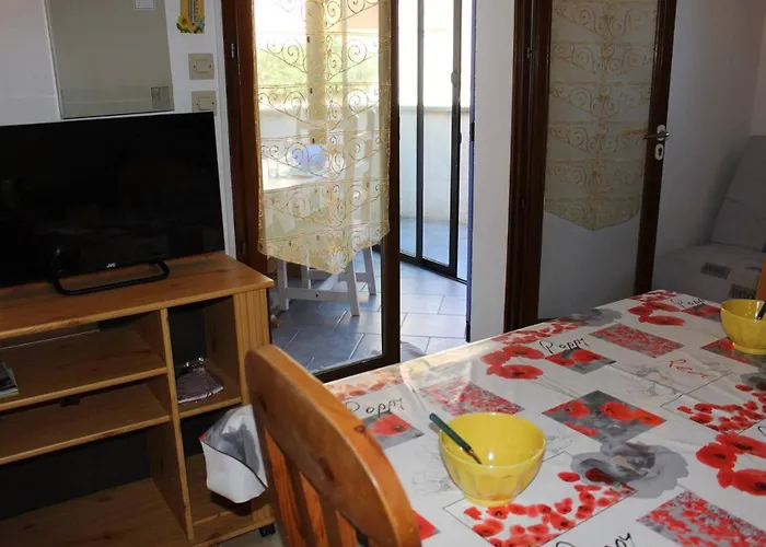 Pavillon Cosy 3 Pièces Avec Véranda Et Parking Gn520-048 *